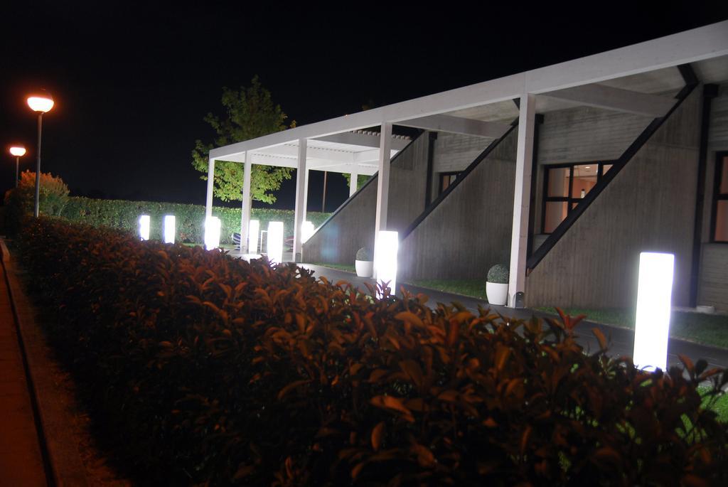 Hotel Cavallino Faenza Exterior foto
